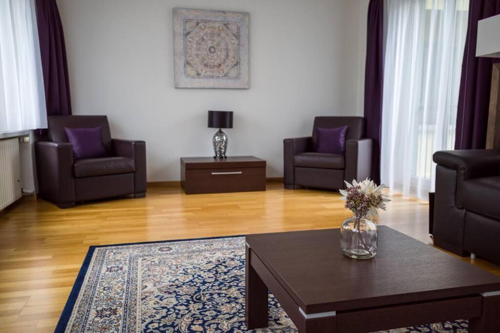 Nice And Big 1 Bedroom Flat City Center/Near Lake Zurigo Esterno foto